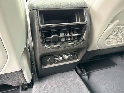 2023 Jeep Grand Cherokee Overland 4x2