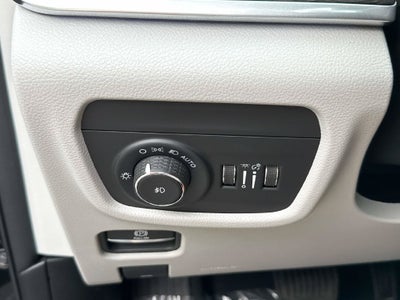 2023 Jeep Grand Cherokee Overland 4x2