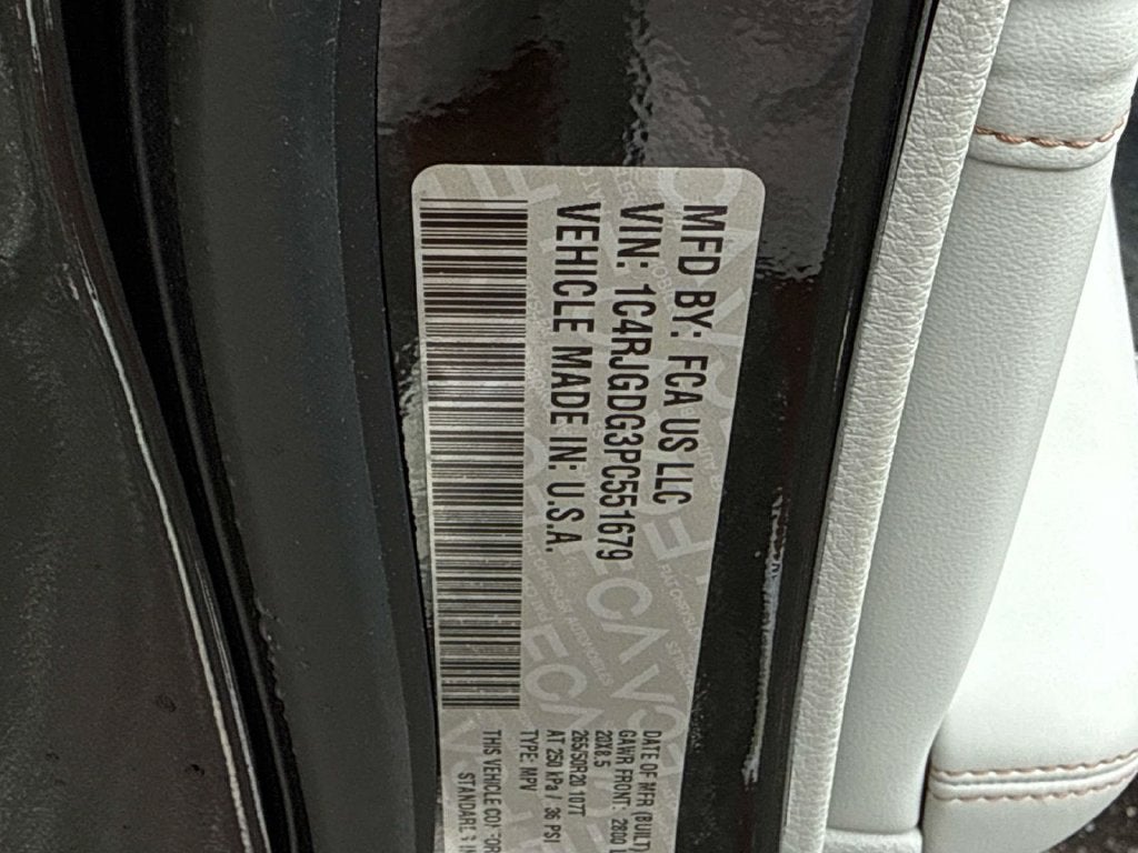 2023 Jeep Grand Cherokee Overland 4x2