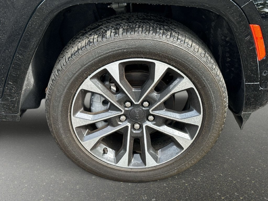 2023 Jeep Grand Cherokee Overland 4x2
