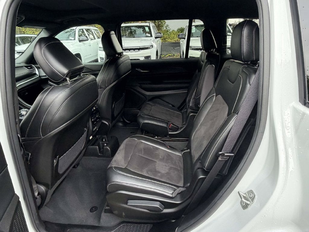 2024 Jeep Grand Cherokee L Altitude X 4x4
