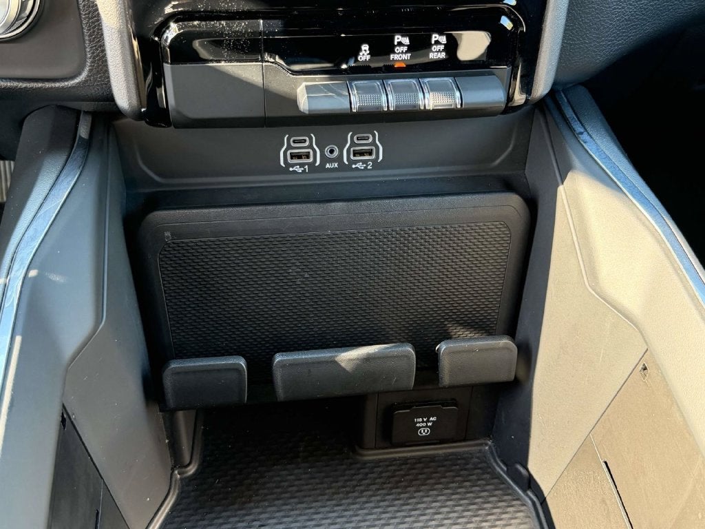 2026 RAM 1500 Laramie Crew Cab 4x4 5'7' Box