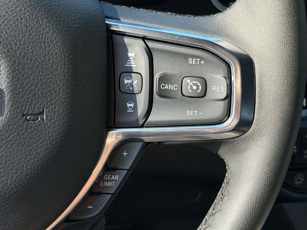 2026 RAM 1500 Laramie Crew Cab 4x4 5'7' Box