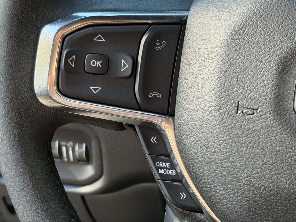 2026 RAM 1500 Laramie Crew Cab 4x4 5'7' Box
