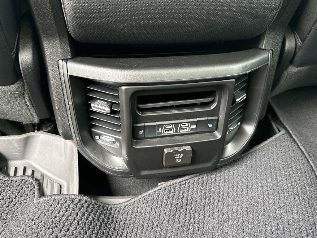 2019 RAM 1500 Laramie Crew Cab 4x4 5'7' Box