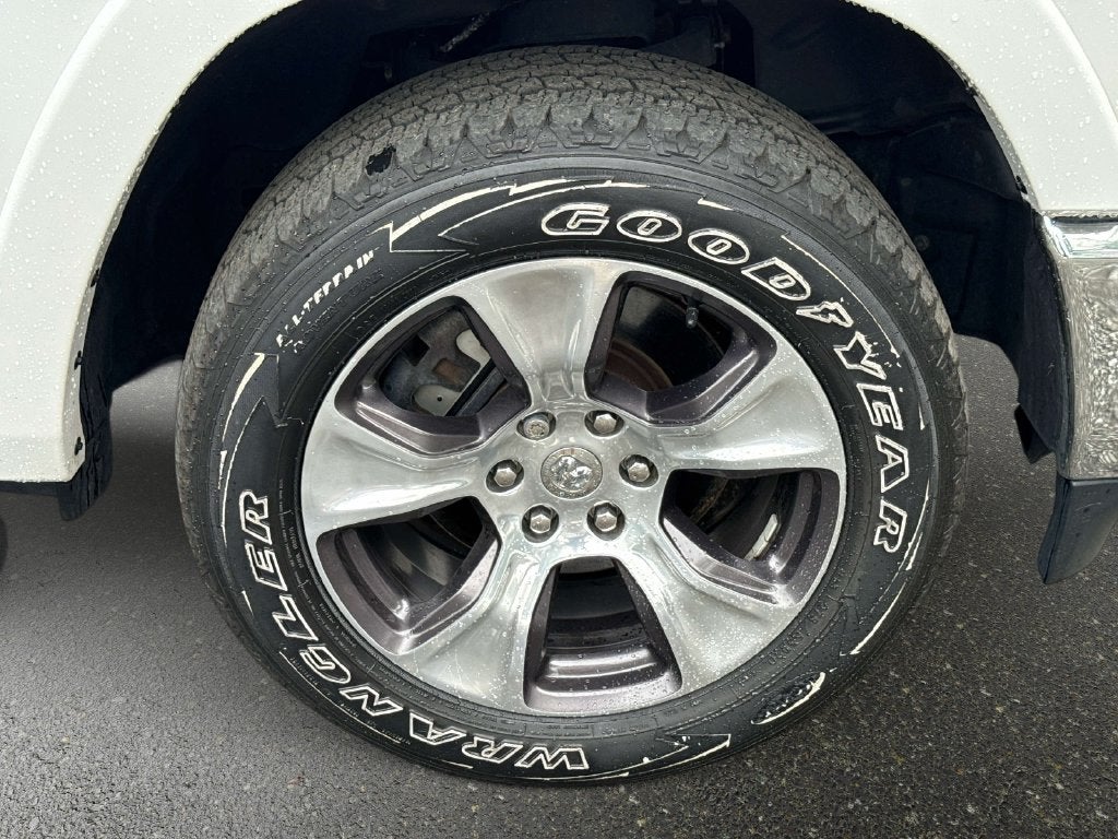 2019 RAM 1500 Laramie Crew Cab 4x4 5'7' Box