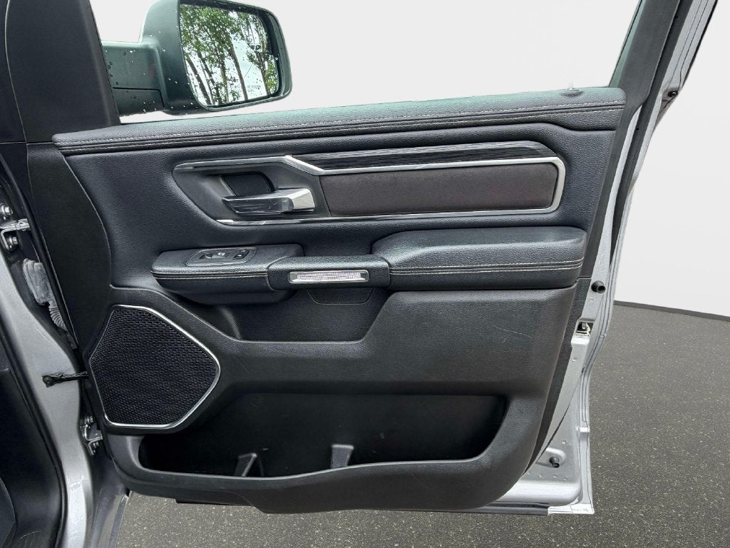 2024 RAM 1500 Laramie Crew Cab 4x4 5'7' Box