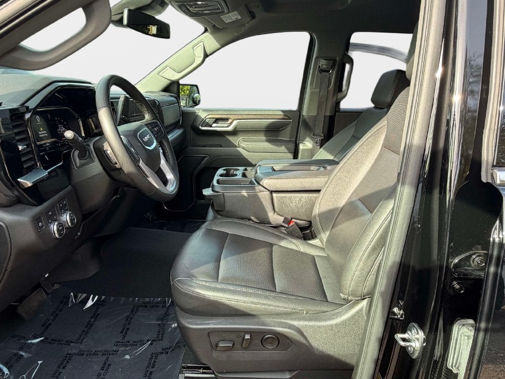 2025 GMC Sierra 1500 4WD Crew Cab Short Box SLT