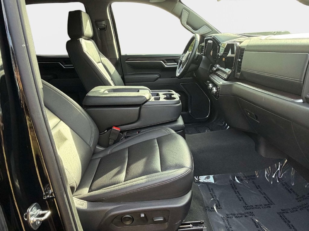 2025 GMC Sierra 1500 4WD Crew Cab Short Box SLT