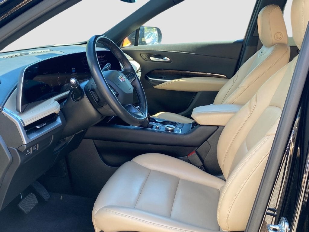 2025 Cadillac XT4 FWD Premium Luxury