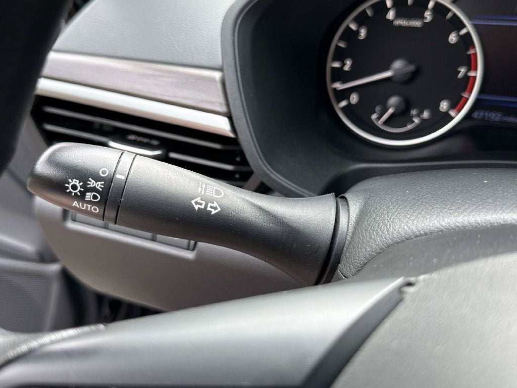 2025 Nissan Altima SV FWD