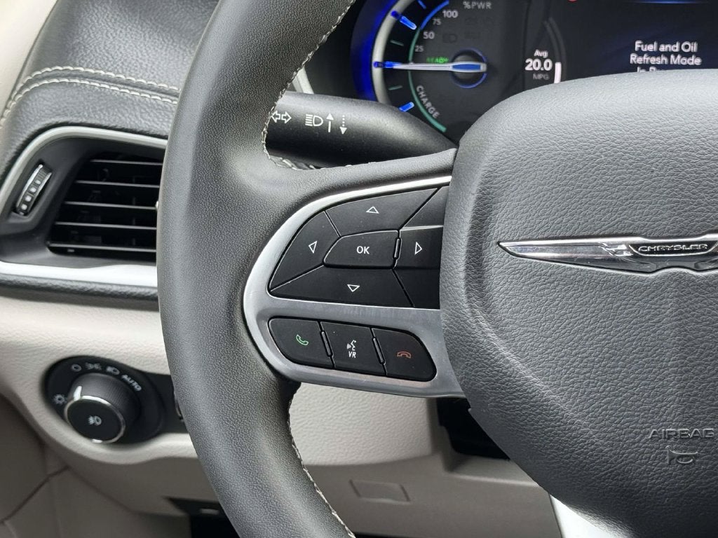 2024 Chrysler Pacifica Hybrid Select