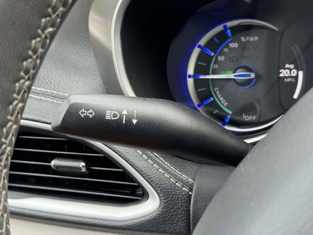 2024 Chrysler Pacifica Hybrid Select