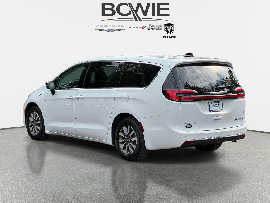 2024 Chrysler Pacifica Hybrid Select