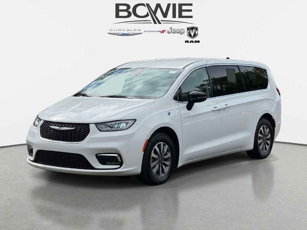 2024 Chrysler Pacifica Hybrid Select