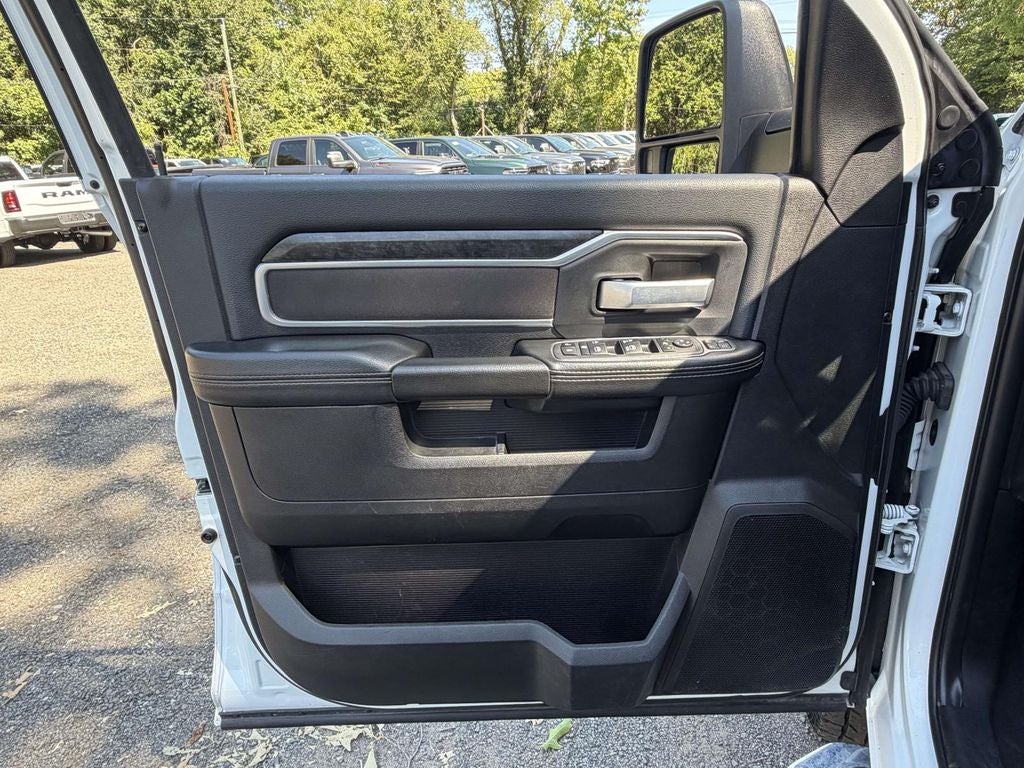 2024 RAM 3500 Big Horn Crew Cab 4x4 8' Box