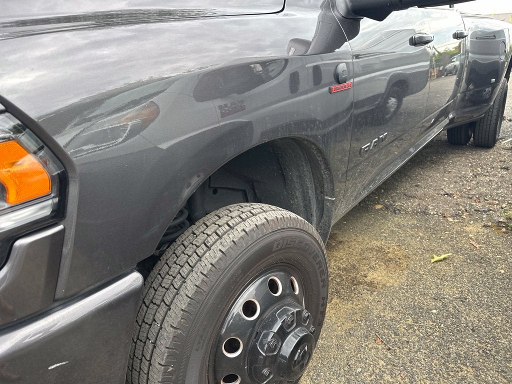 2024 RAM 3500 Laramie Crew Cab 4x4 8' Box